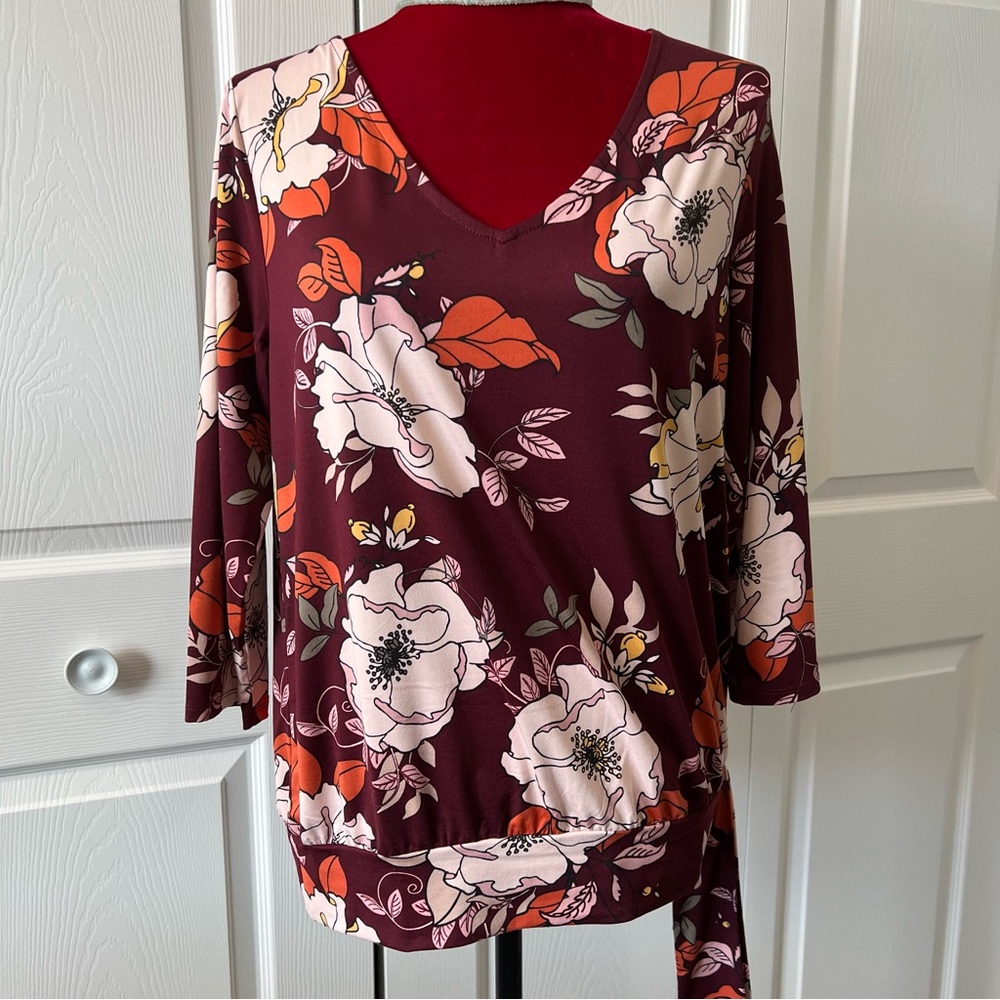 GILI printed knit v-neck top with side tie